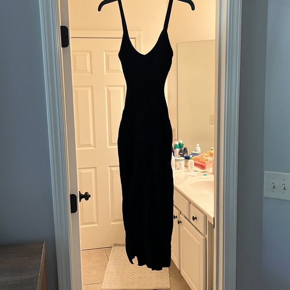 Windsor Perfectly Stylish Sleeveless Black Midi Sweater Dress - Picture 6 of 6